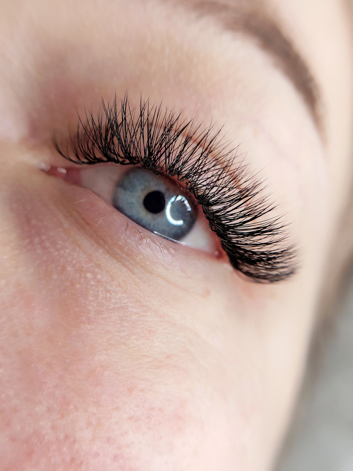 Lash Extensions in a Beauty Salon
